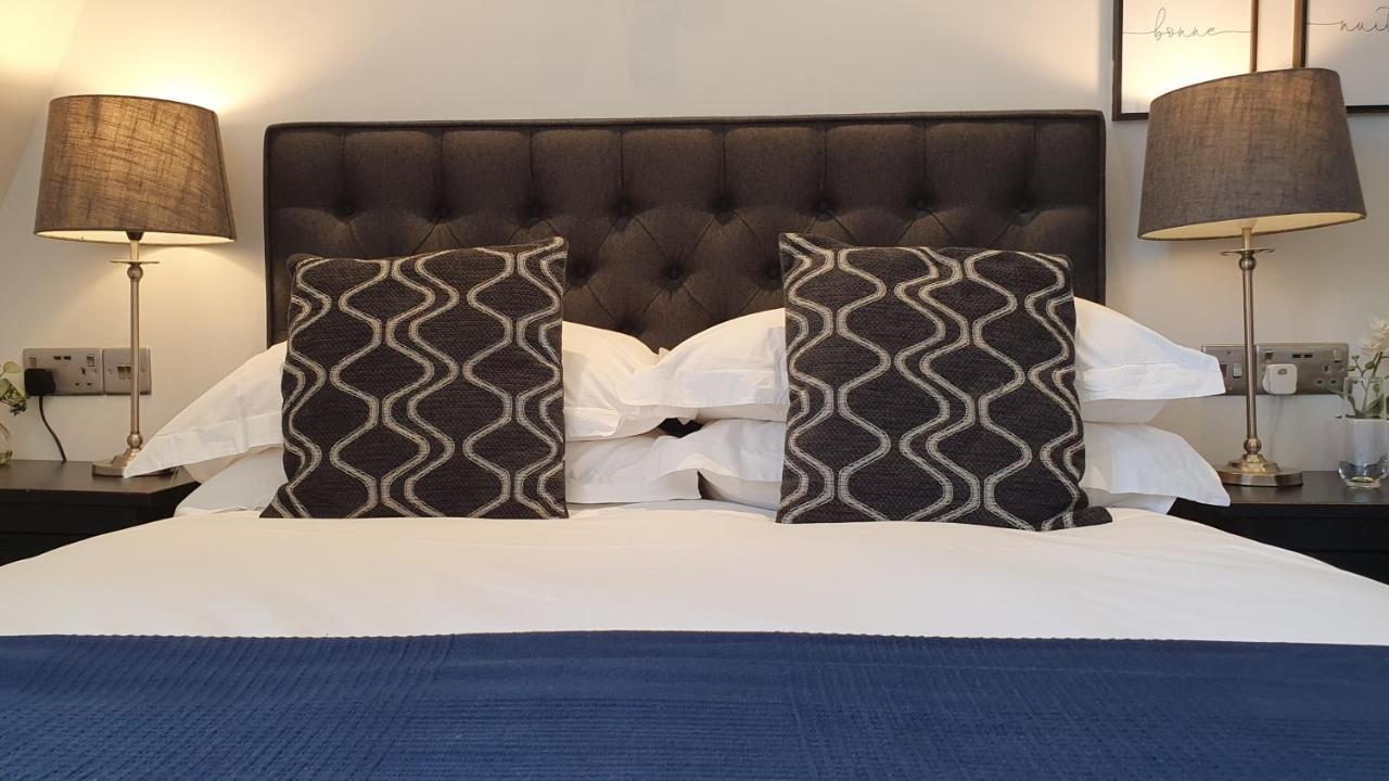 A Room With A View Brighton Exterior photo A bed with a headboard
